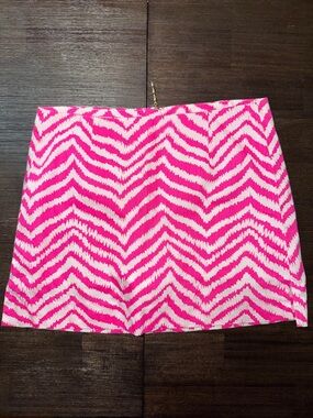 Lilly Pulitzer Ella skort Women’s Size 2 in the Tropical Pink Zebron print